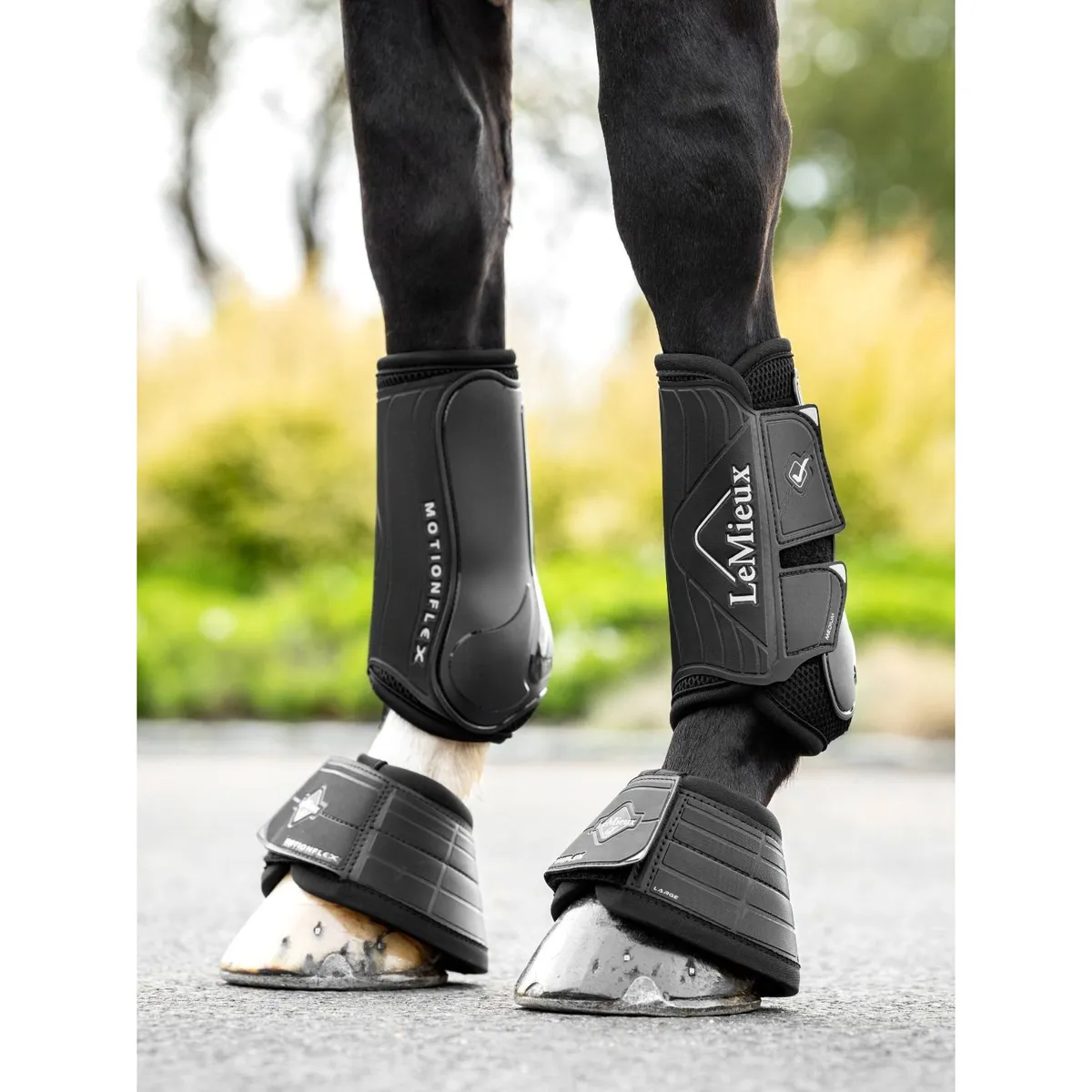 Кобуры (колокольчики) для лошади Motionflex LeMieux 2 шт