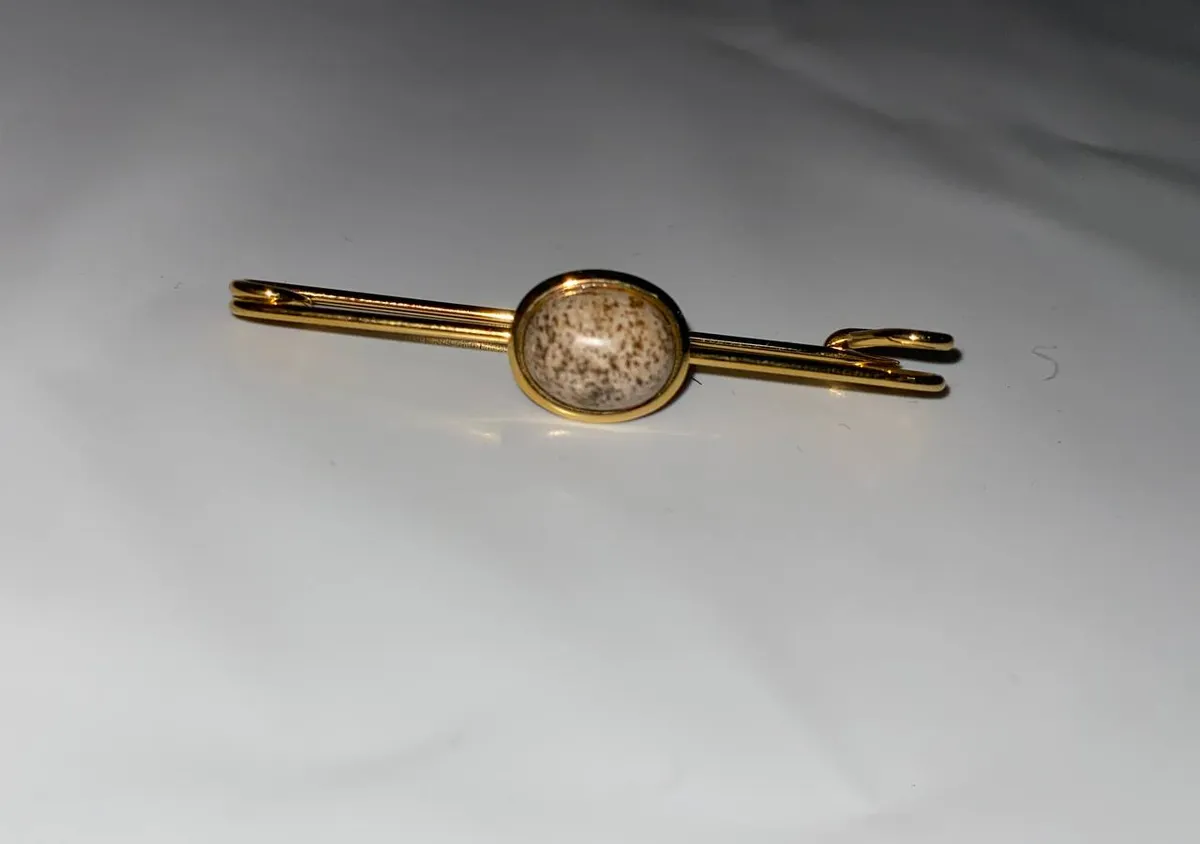 Булавка для галстука «Gold Effect Cream stone»