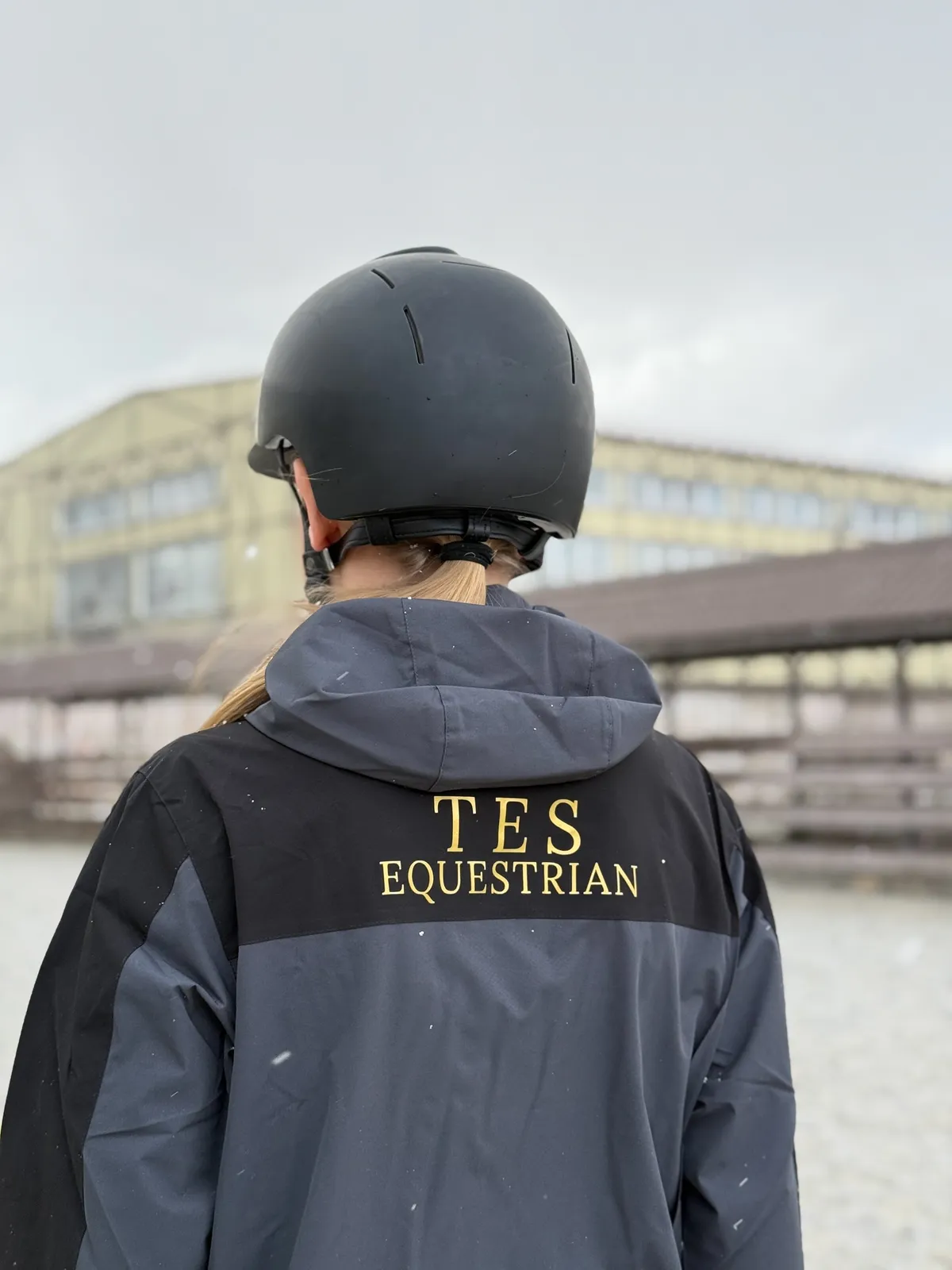 Ветровка TES