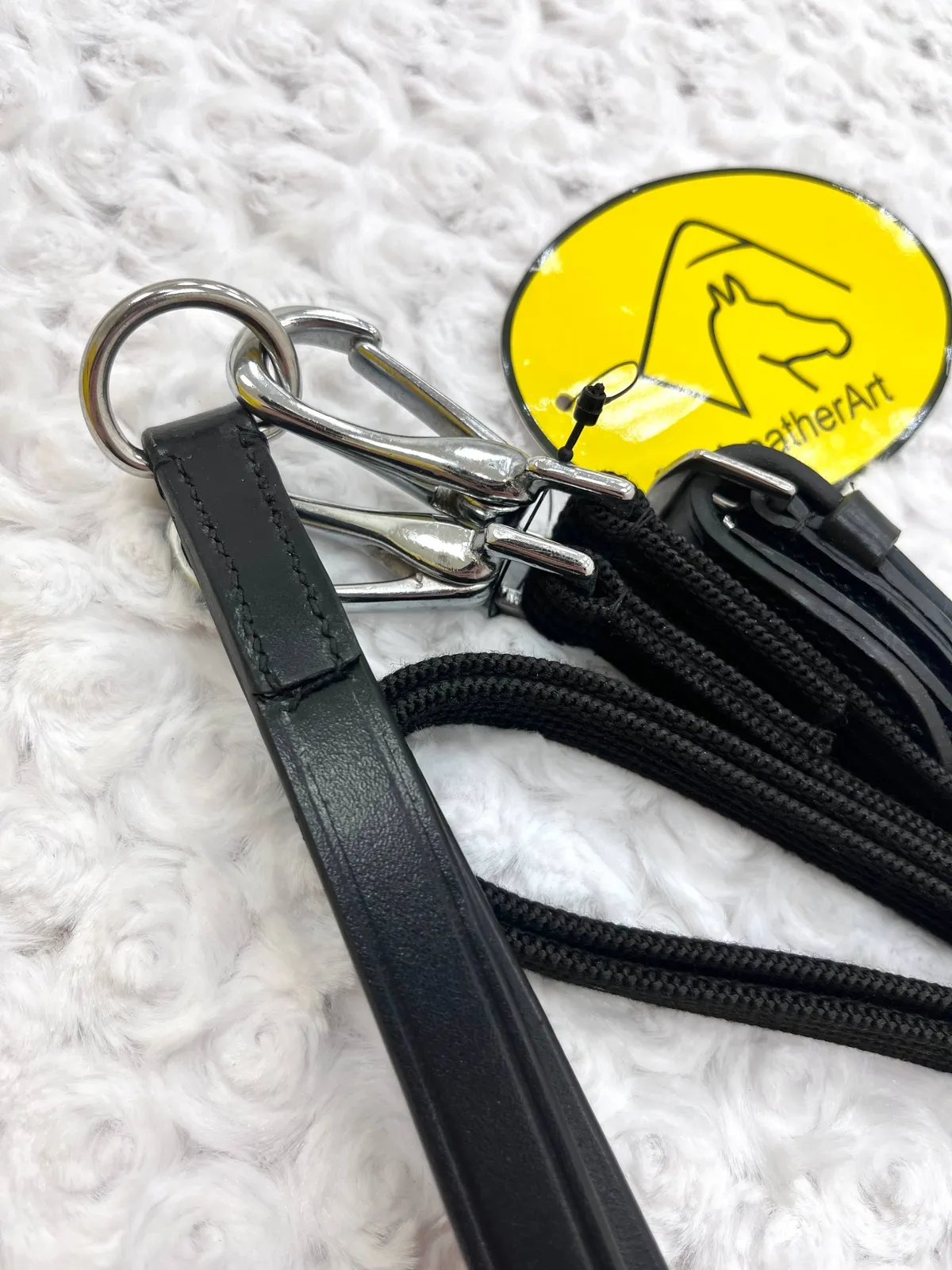 Повод скользящий тесьма на карабинах c петлей LeatherArt