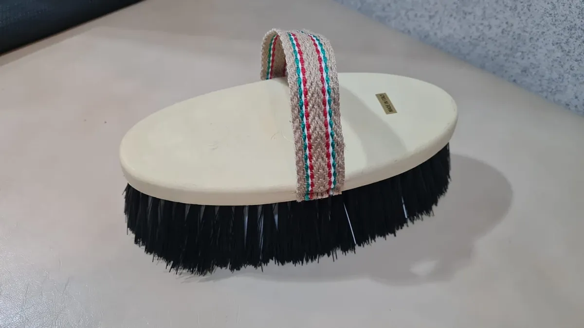 Щетка с синтетической щетиной