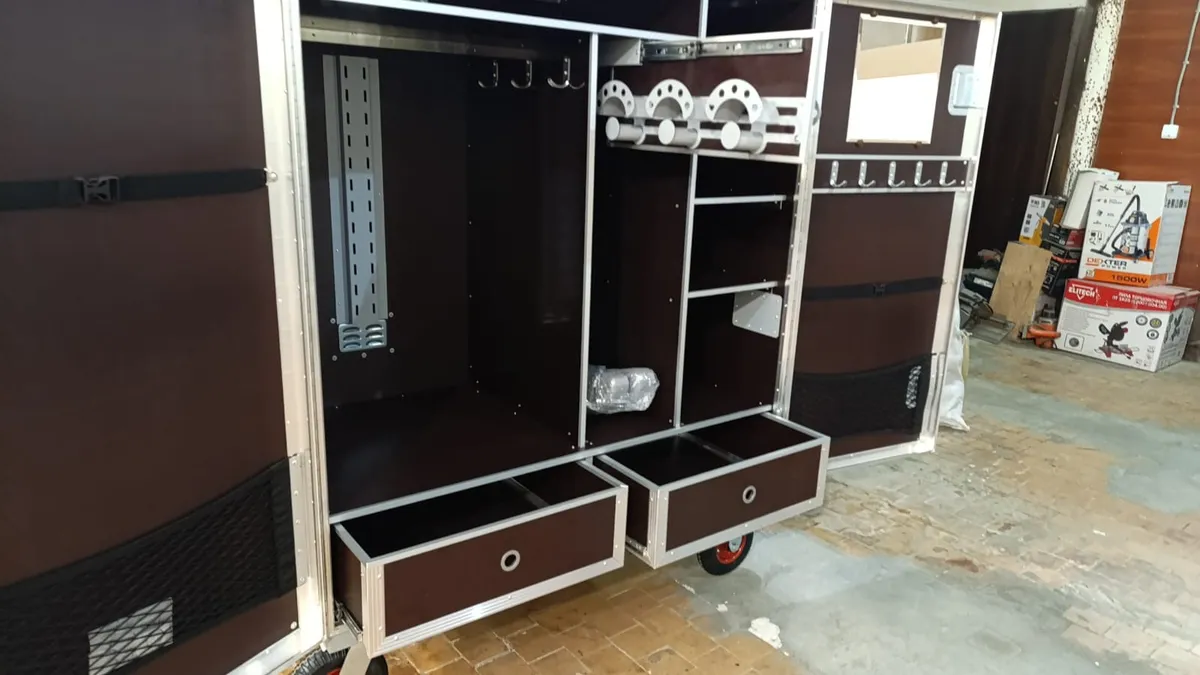 Амуничник Оптима (алюминиевый профиль, коричневый тёмный)