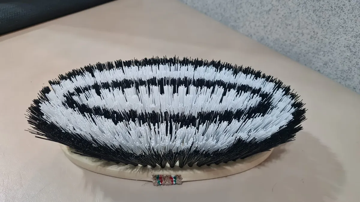 Щетка с синтетической щетиной