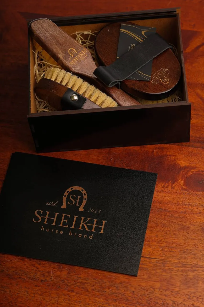 Подарочный комплект щеток для ухода за лошадью SHEIKH HORSE BRAND