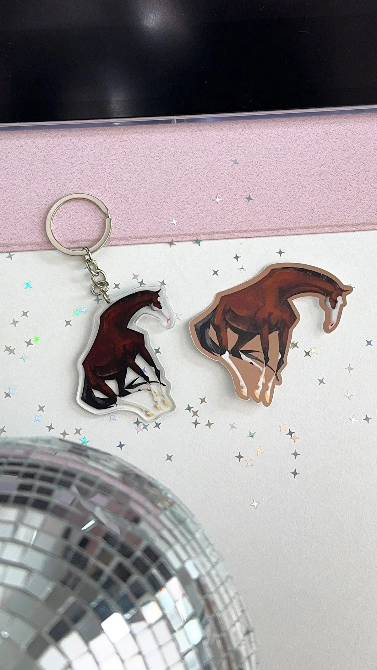  Соло-стикер browny