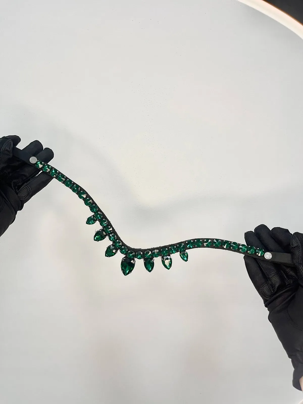 Налобник Kalipso со стразами изумрудного цвета, размер full (42 см) УЦЕНКА