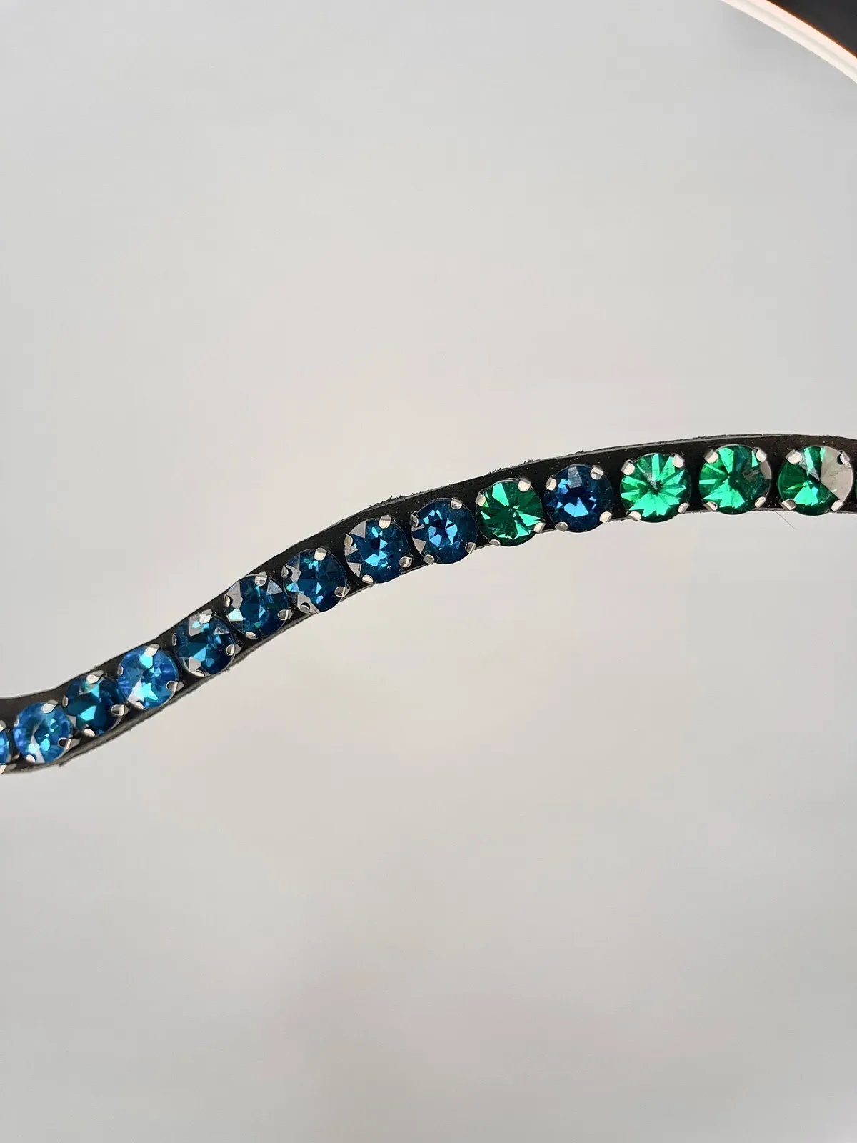 Налобник Kalipso с бирюзовым градиентом из страз, размер full (43 см)