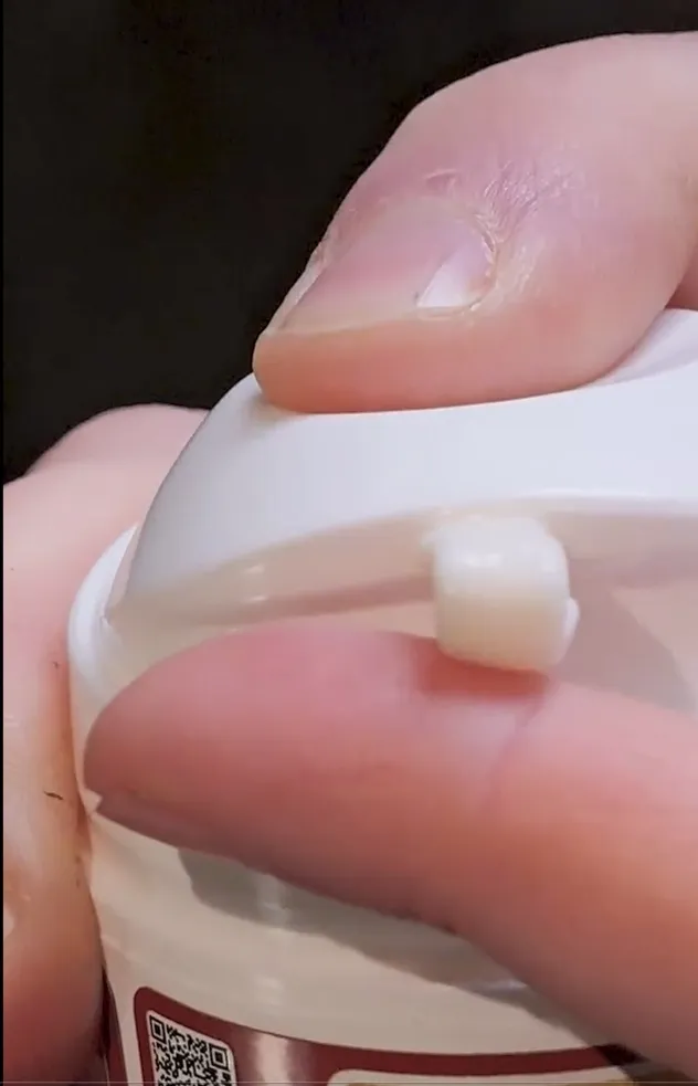 Мазь для губ дерматологическая Derma Protek для лошадей барьерная увлажняющая, Kevin Bacon's Бельгия, с дозатором и крышкой, 50 мл