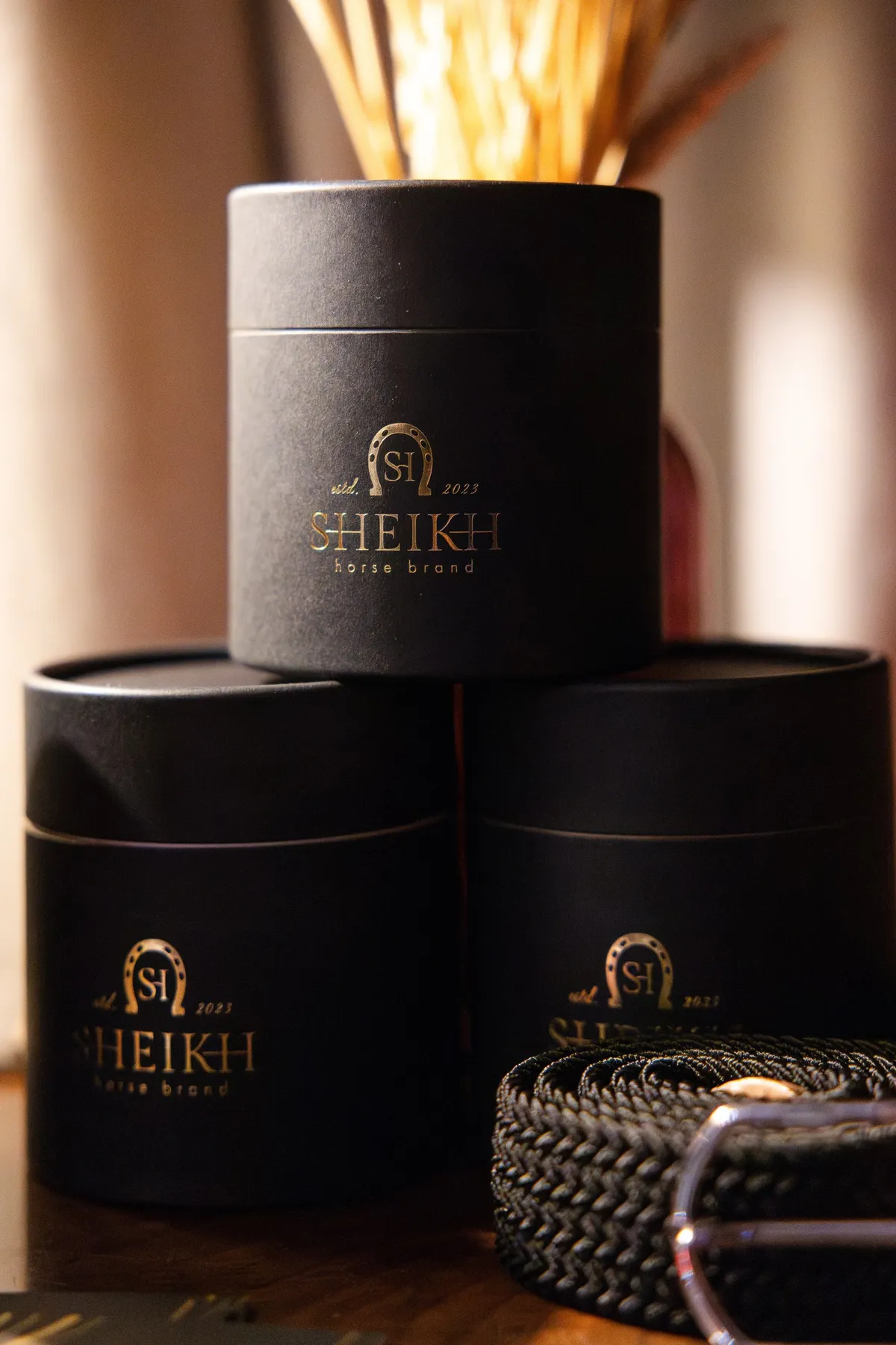 Свеча круглая с ароматом скошенной травы SHEIKH HORSE BRAND