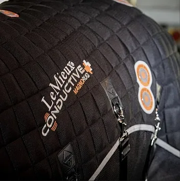 Попона магнитная для магнитотерапии лошадей LeMieux Conductive Magno Rug, 155 см.