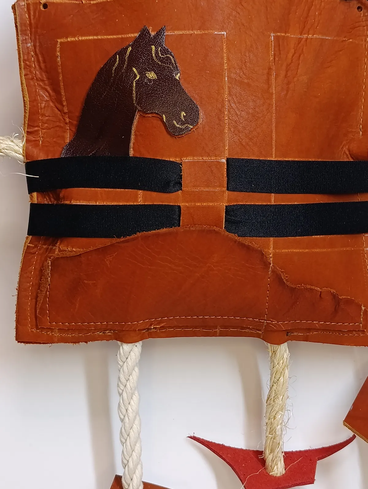 Игрушка для лошади в денник - Конюшня С элементами DIY Коричневый Конь (Гнедой)