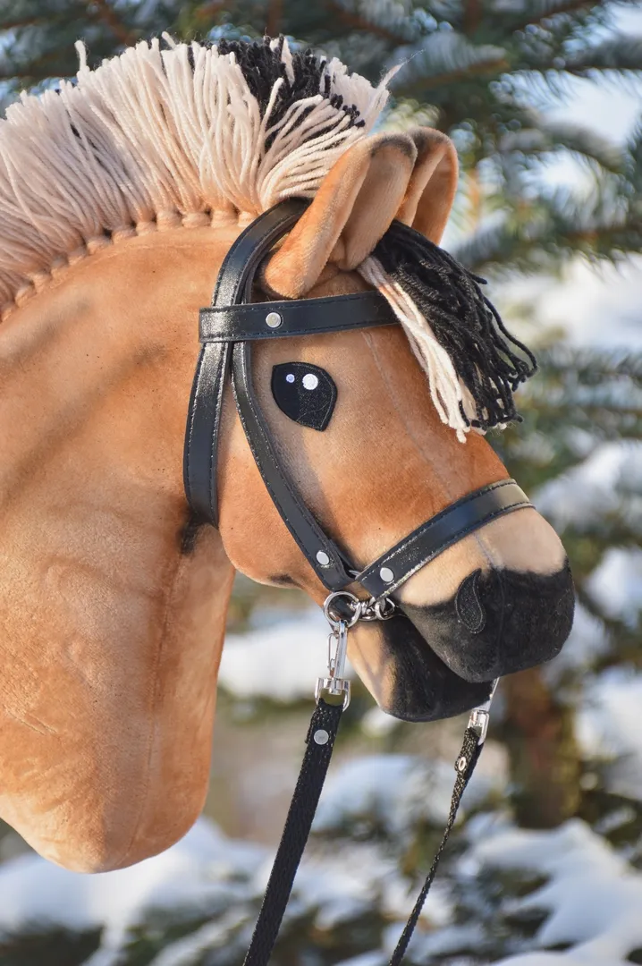 Хоббихорс с уздечкой