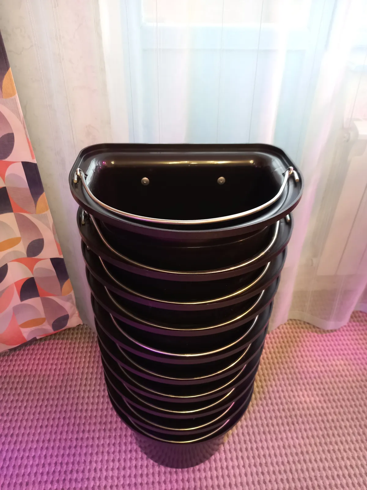 Ведро-кормушка