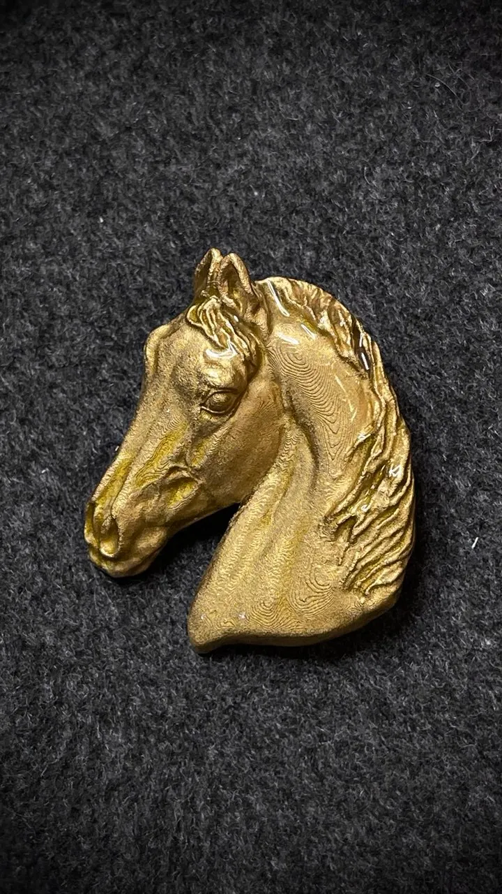 Брошь Конь золотистый