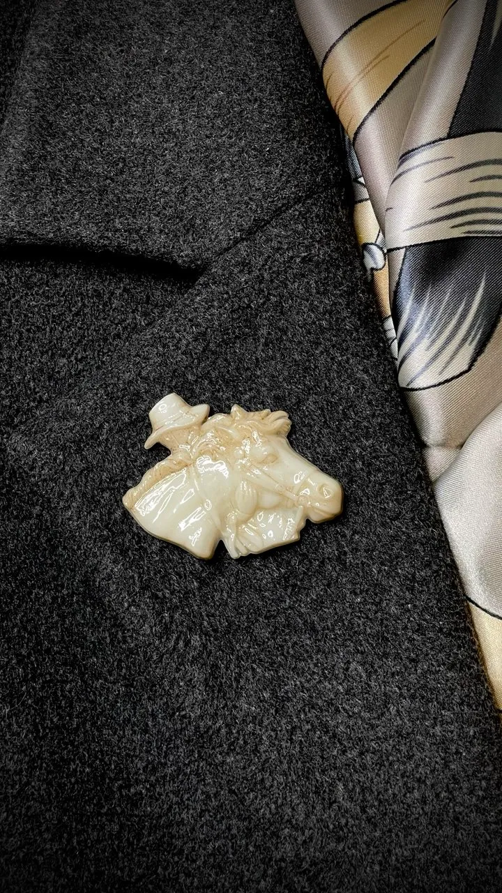 Брошь Ковбой слоновая кость (имитация)