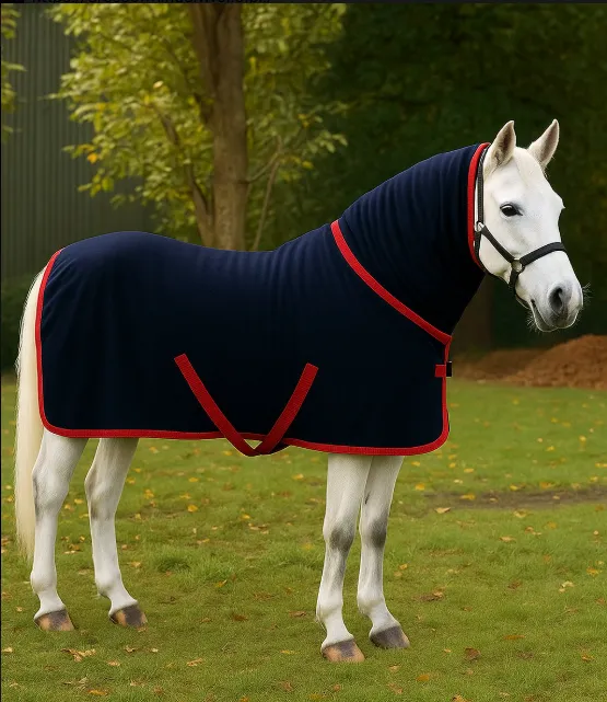 Флисовая попона с капором Игни HorsePlanet (Темно-синий/красный, 125)