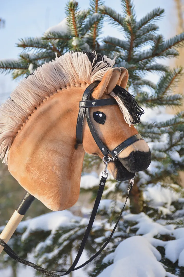 Хоббихорс с уздечкой