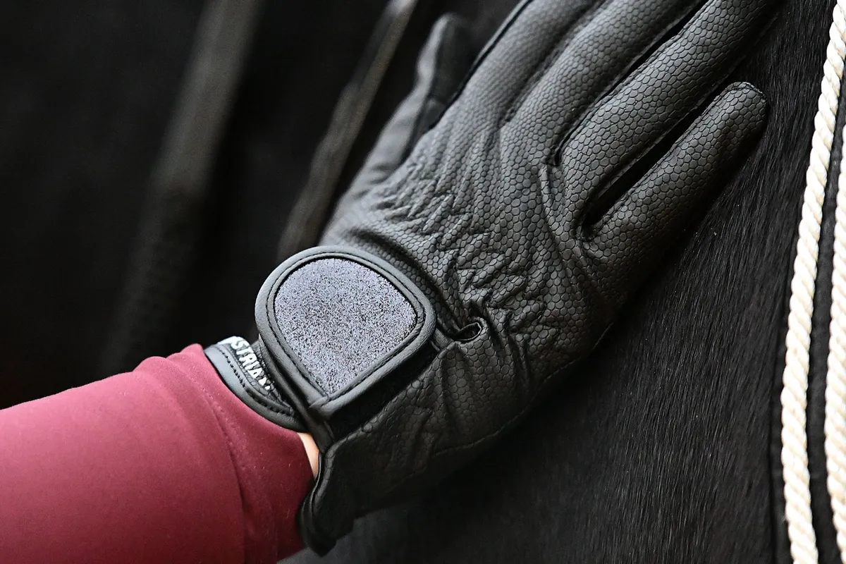 Перчатки TwinSoul черные со сменной липучкой, Р-Р 5,5