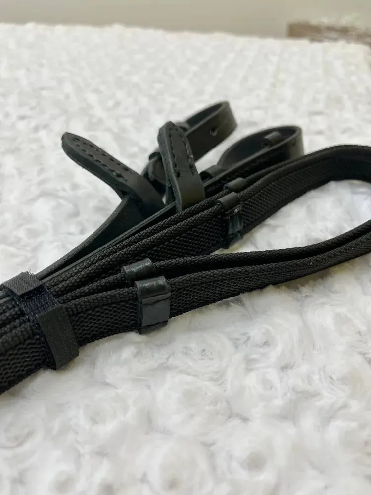 Повод прорезиненный HKM на крючках