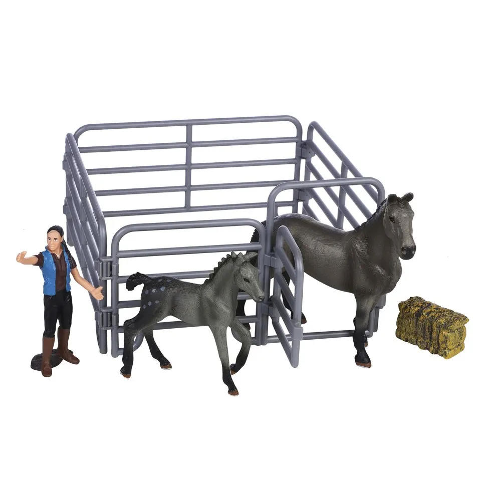 Лошадь и жеребенок, наездница и ограждение