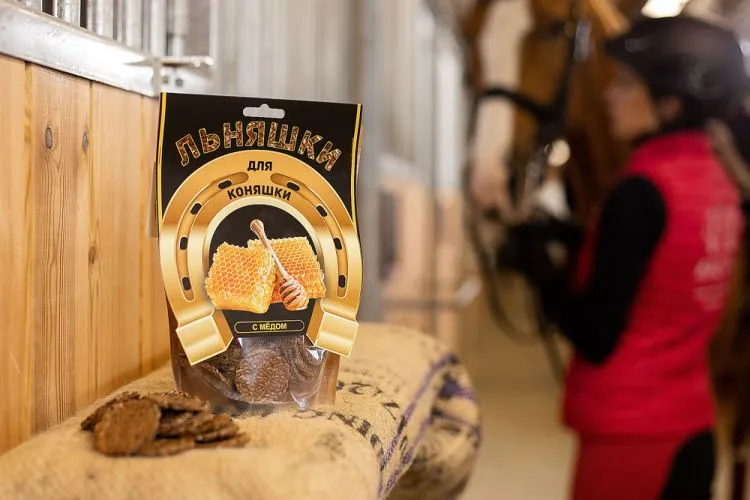 Идальго: Лакомство для лошадей "Льняшки для коняшки" с алтайским мёдом, 200 гр.