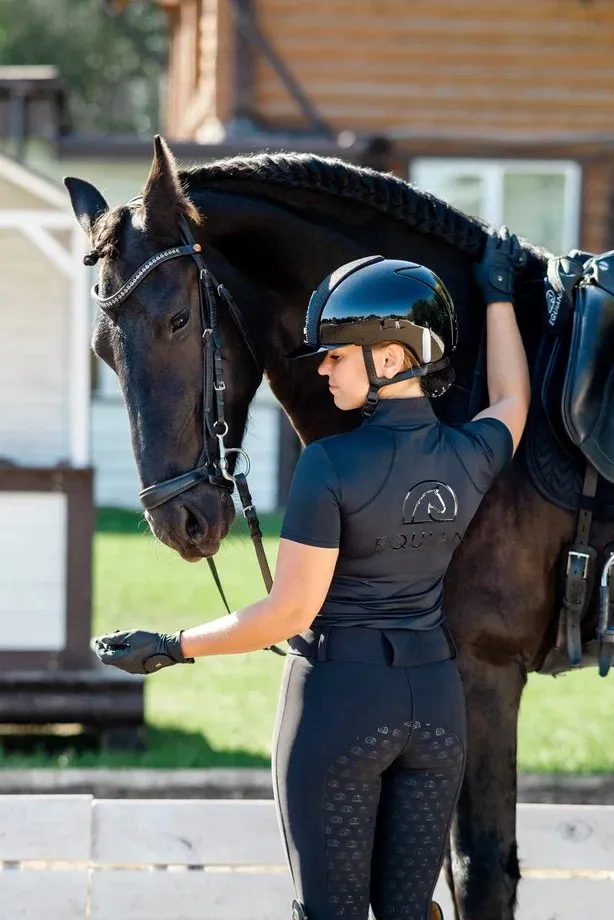 Лонгслив EQUIAN с коротким рукавом