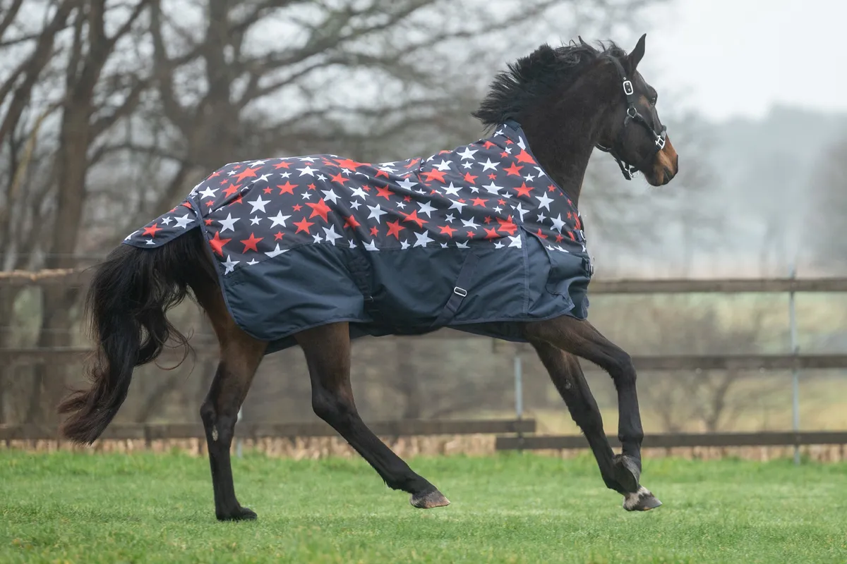 Дождевая попона с высоким воротом Norwich 600D с флисовой подкладкой от HKM