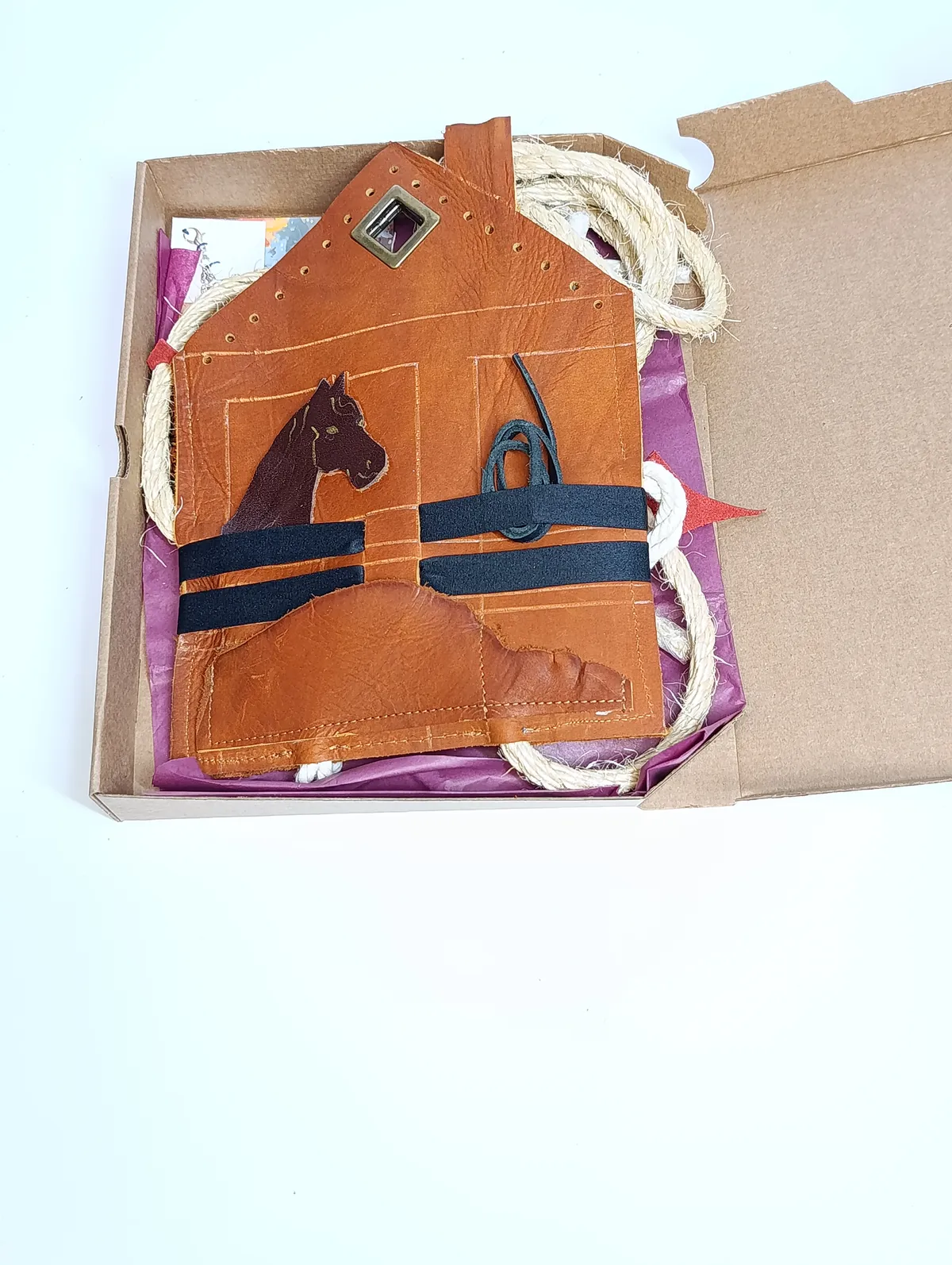 Игрушка для лошади в денник - Конюшня С элементами DIY Коричневый Конь (Гнедой)