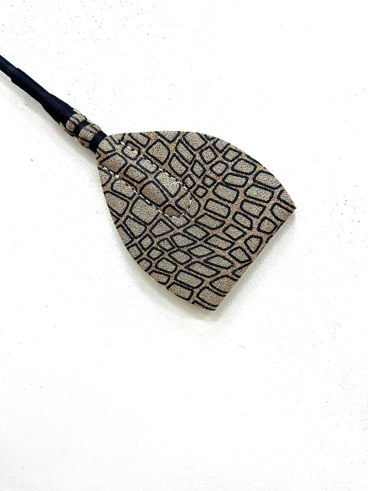 Хлыст конкурный 65 см с декоративной хлопушкой