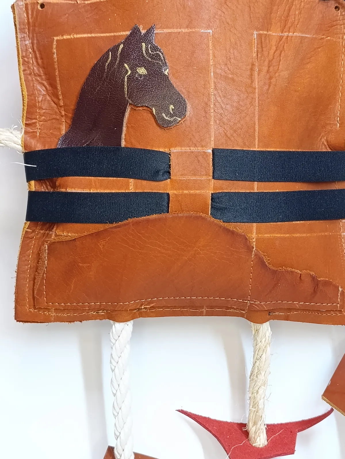 Игрушка для лошади в денник - Конюшня С элементами DIY Коричневый Конь (Гнедой)