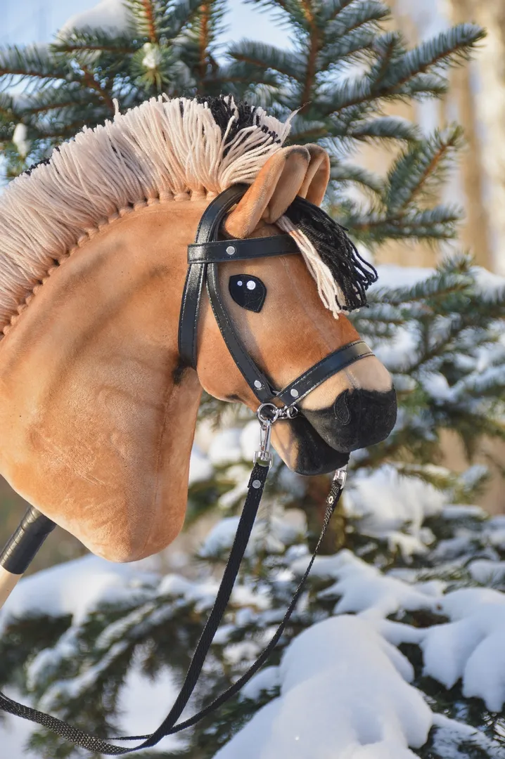Хоббихорс с уздечкой