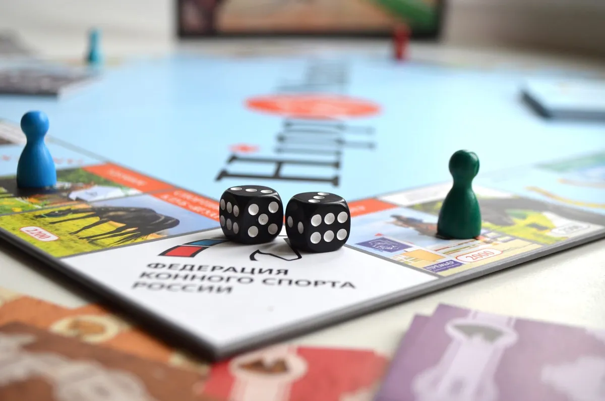 Настольная игра HippoMarket (Хиппомаркет) 2-е издание - монополия для любителей лошадей ХиппоМаркет, новая версия 2023 года