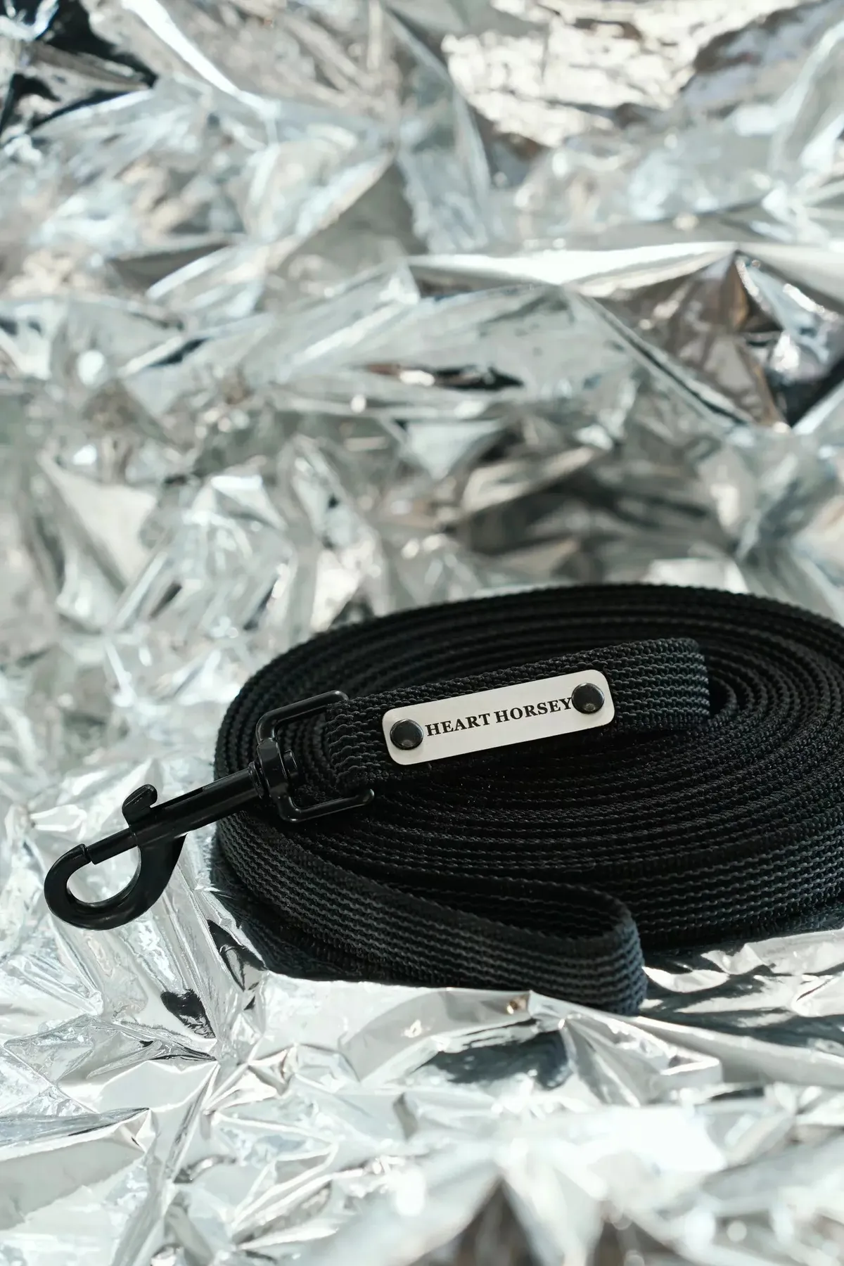 Корда "BLACK" с черным карабином 4м