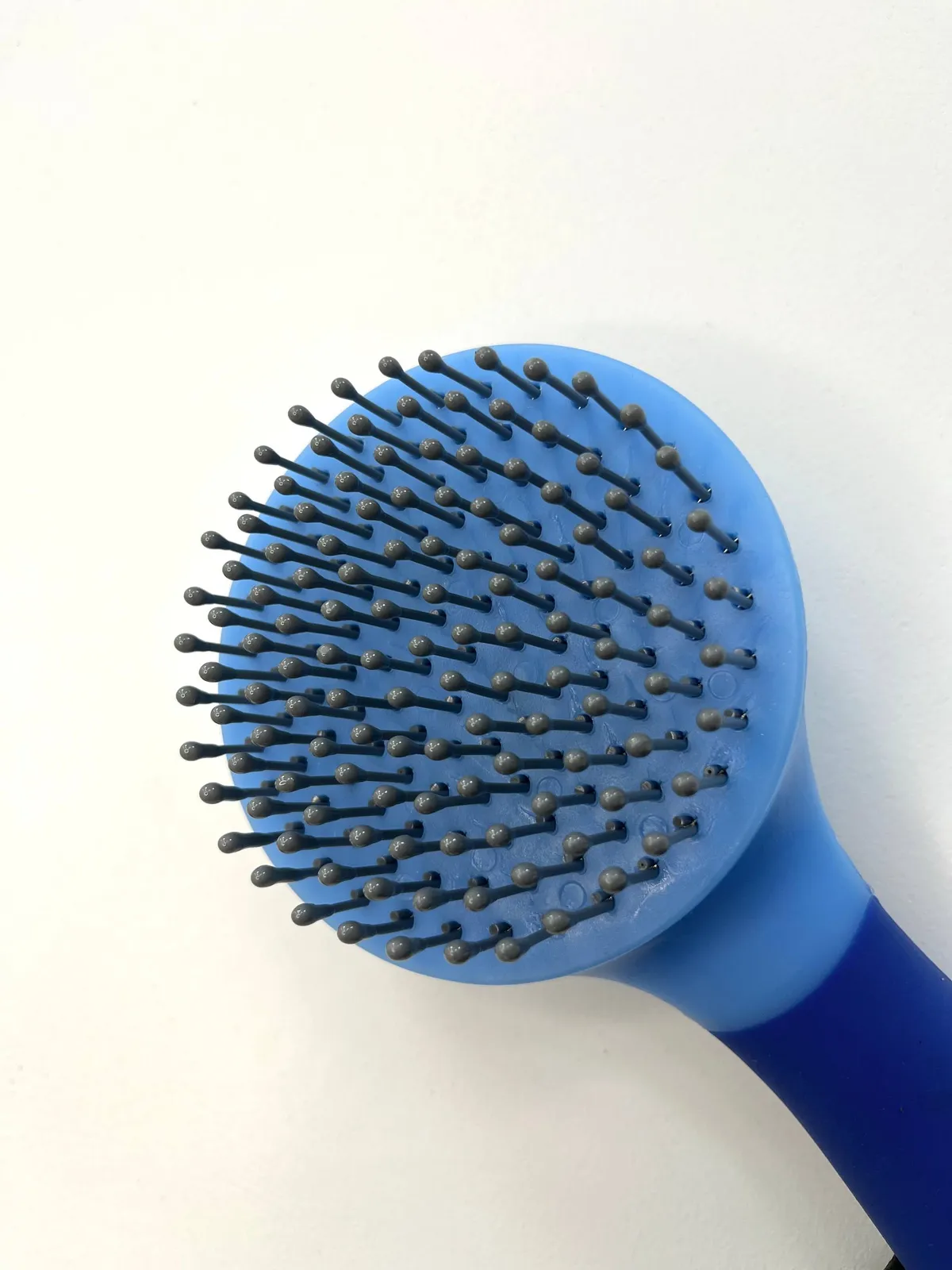 Расческа для ухода за лошадью голубая