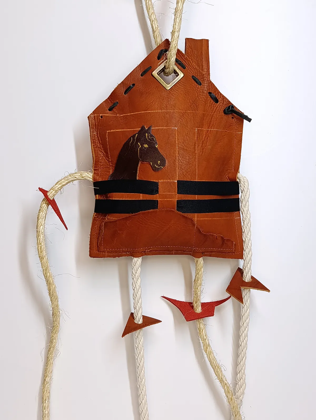 Игрушка для лошади в денник - Конюшня С элементами DIY Коричневый Конь (Гнедой)