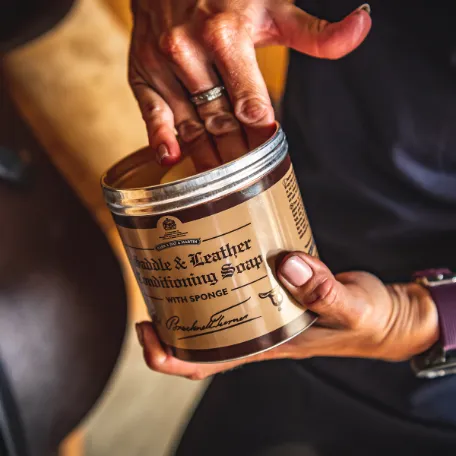 Мыло-воск "Brecknell turner"