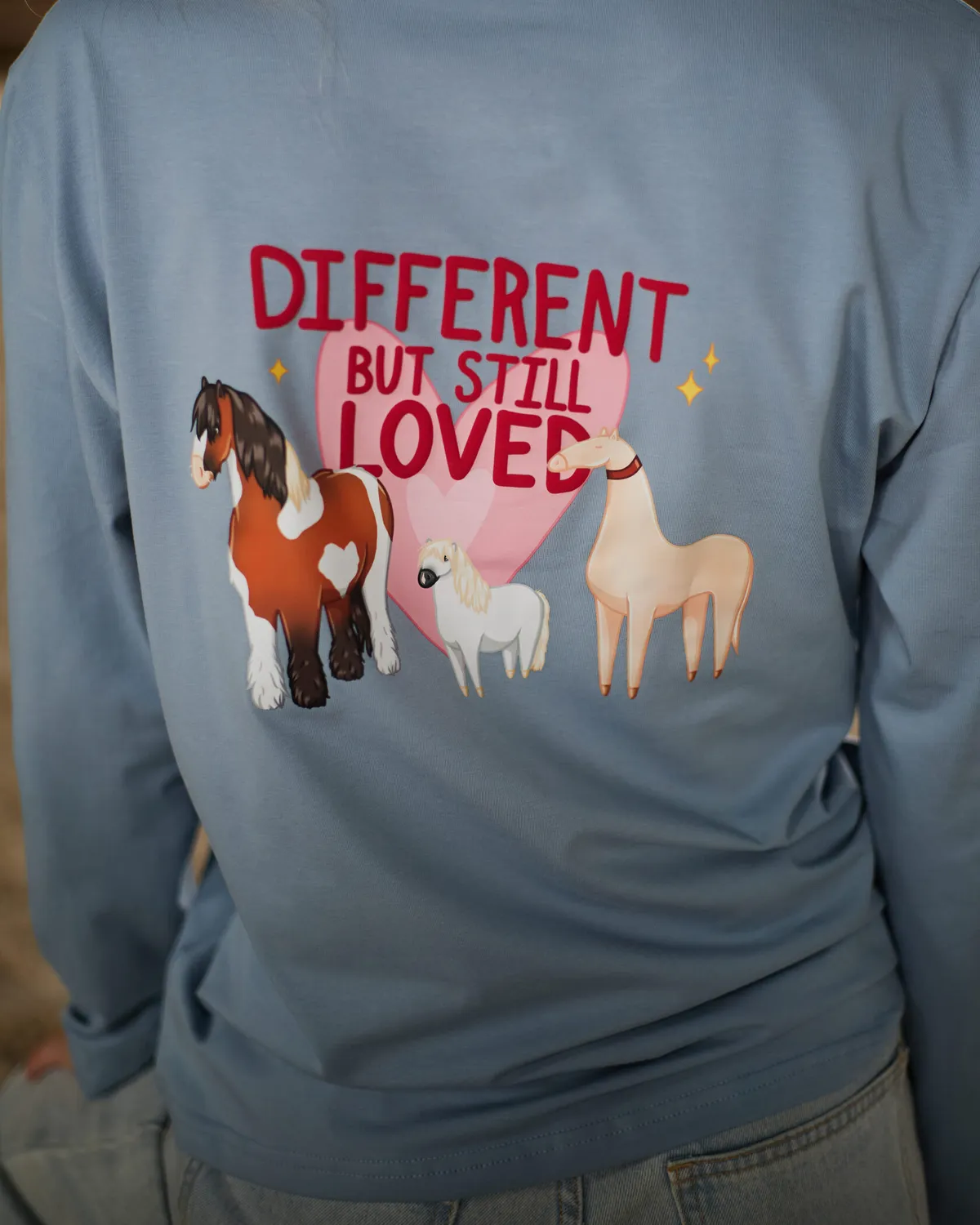 Лонгслив голубой Different