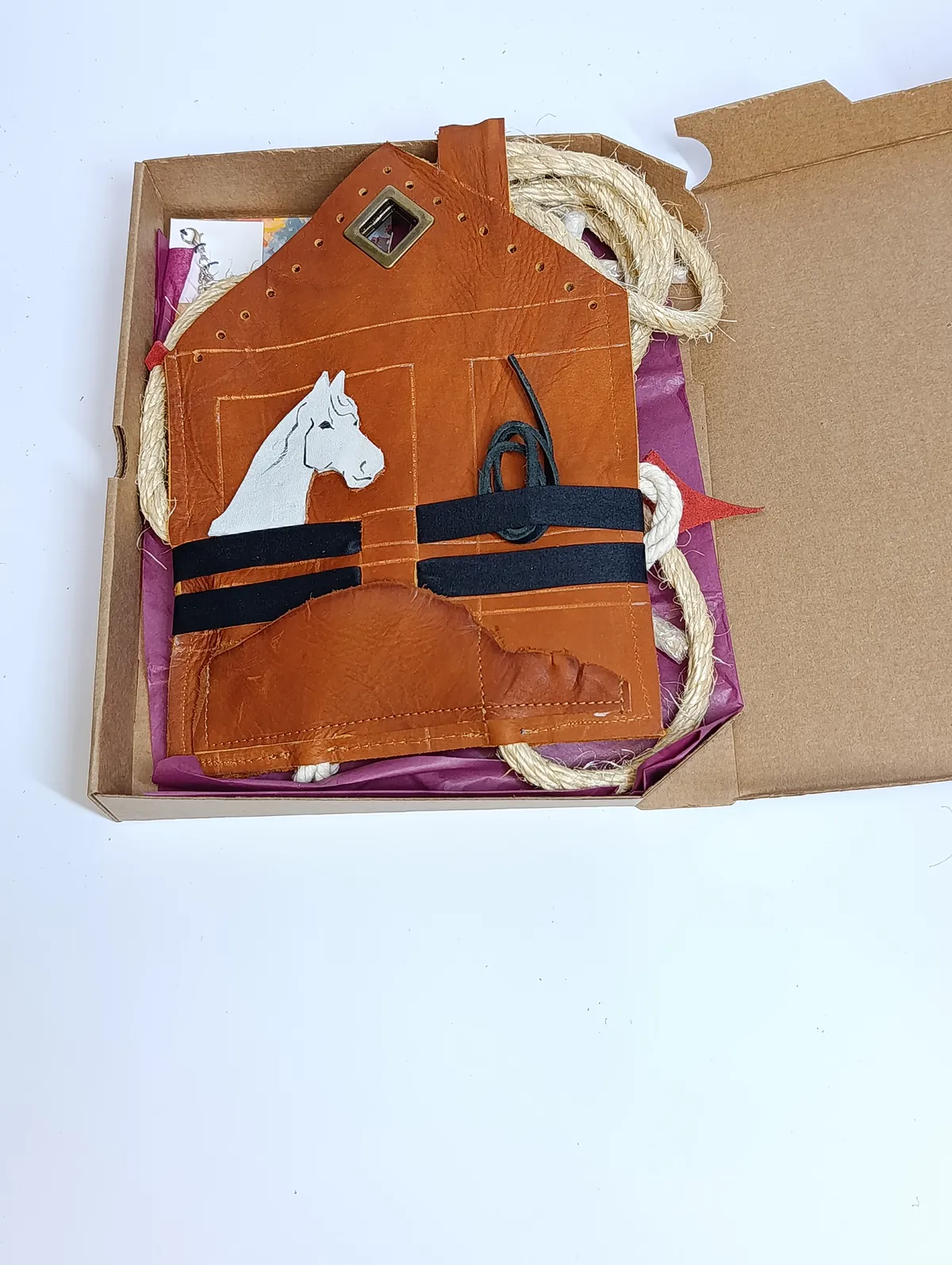 Игрушка для лошади в денник - Конюшня С элементами DIY Белый Конь (Серый)