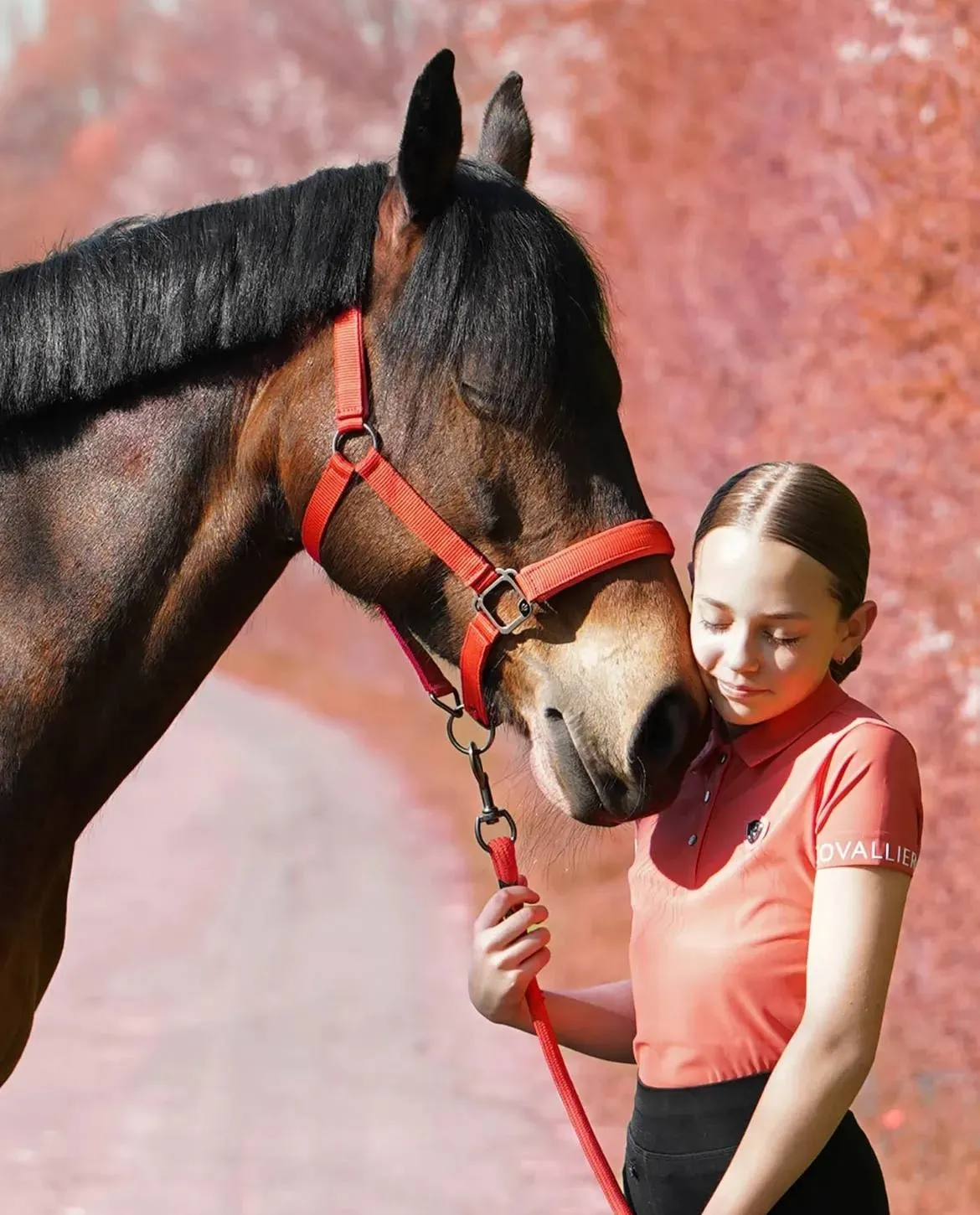 Недоуздок Covalliero c чумбуром S/S25 коралловый full