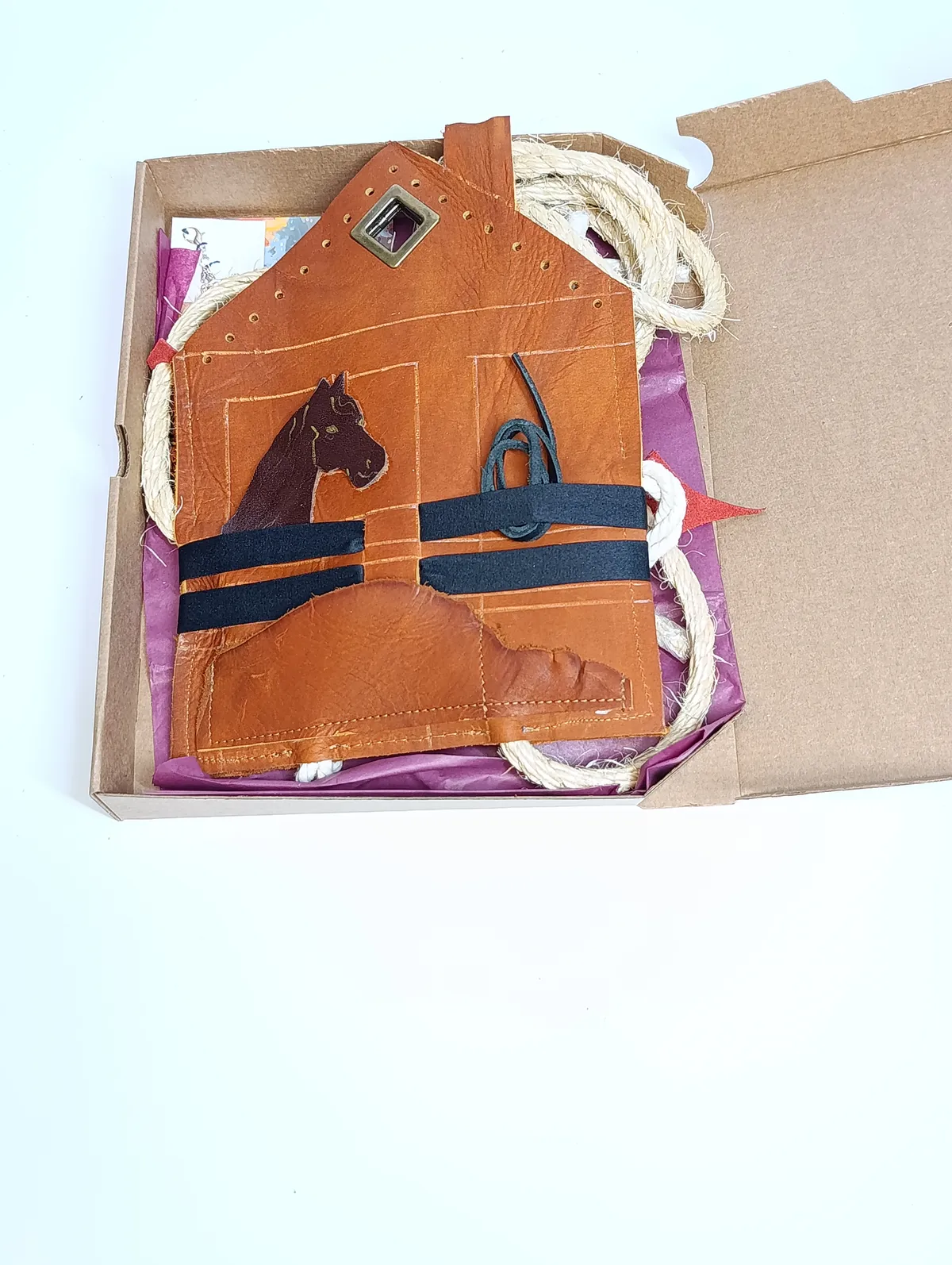 Игрушка для лошади в денник - Конюшня С элементами DIY Коричневый Конь (Гнедой)