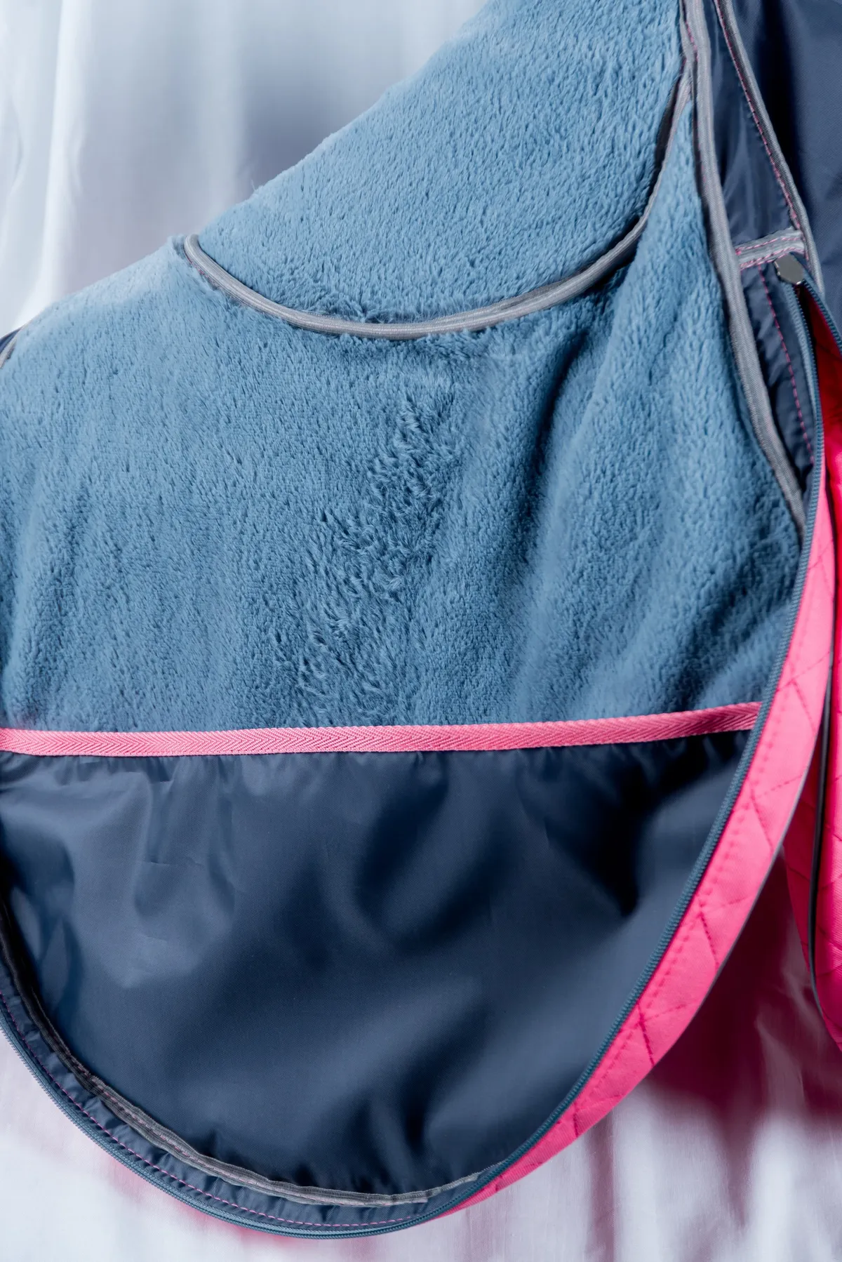 С умка для седла