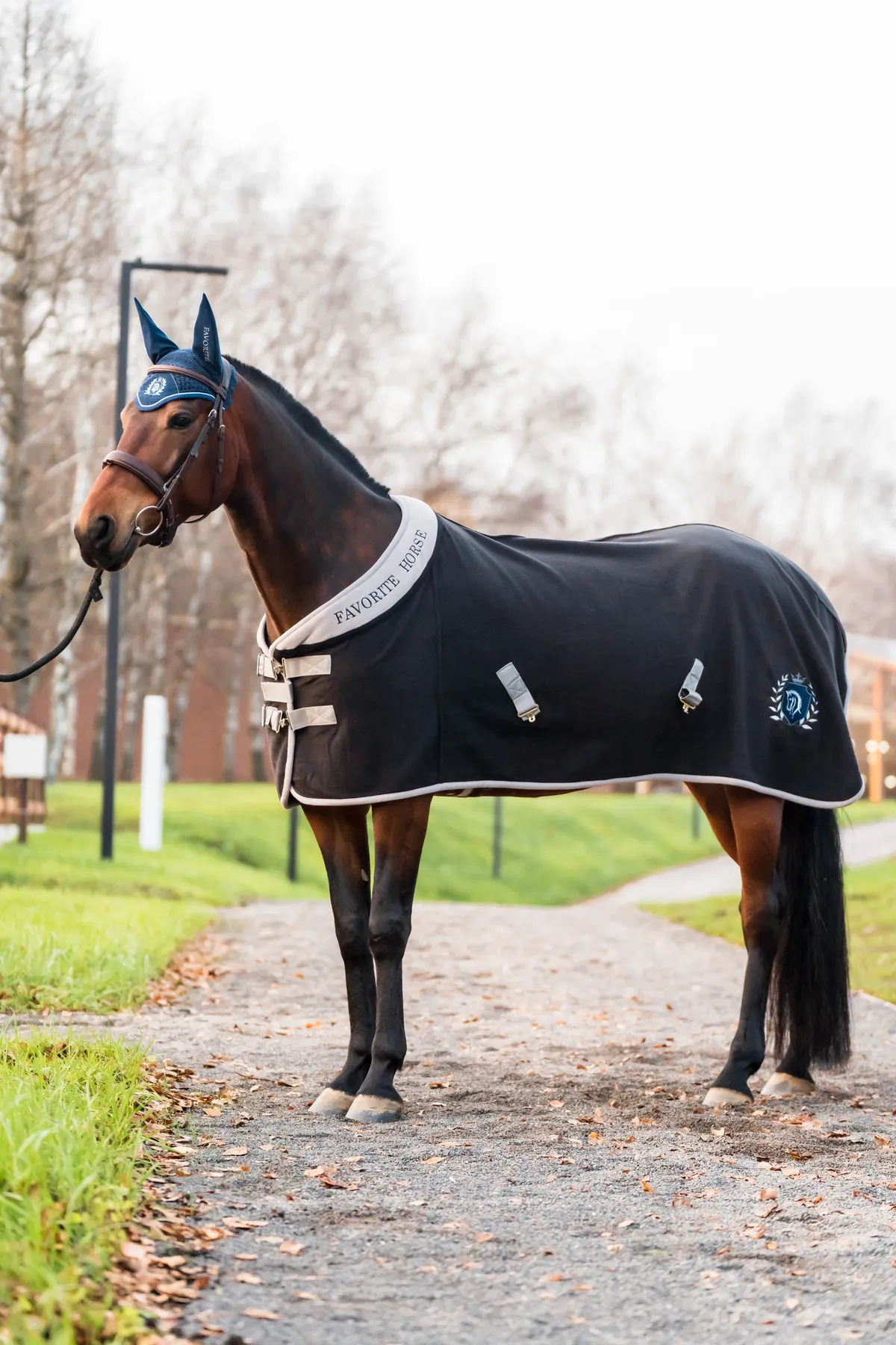 Попона флисовая FAVORITE HORSE Aristocratic (черная,135)