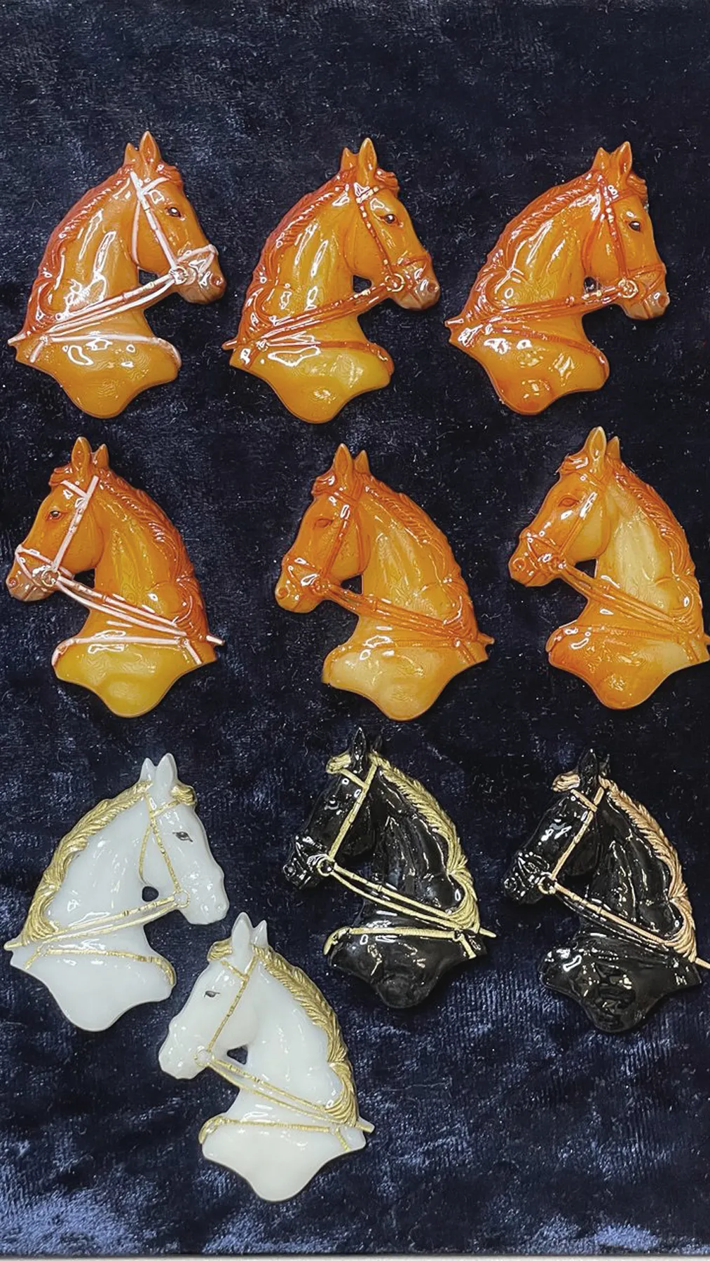 Брошь Рыжая лошадь янтарь (имитация)