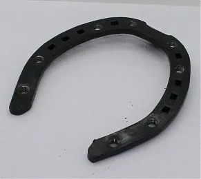 Подкова рысачья,под шипы, 15*6, пара