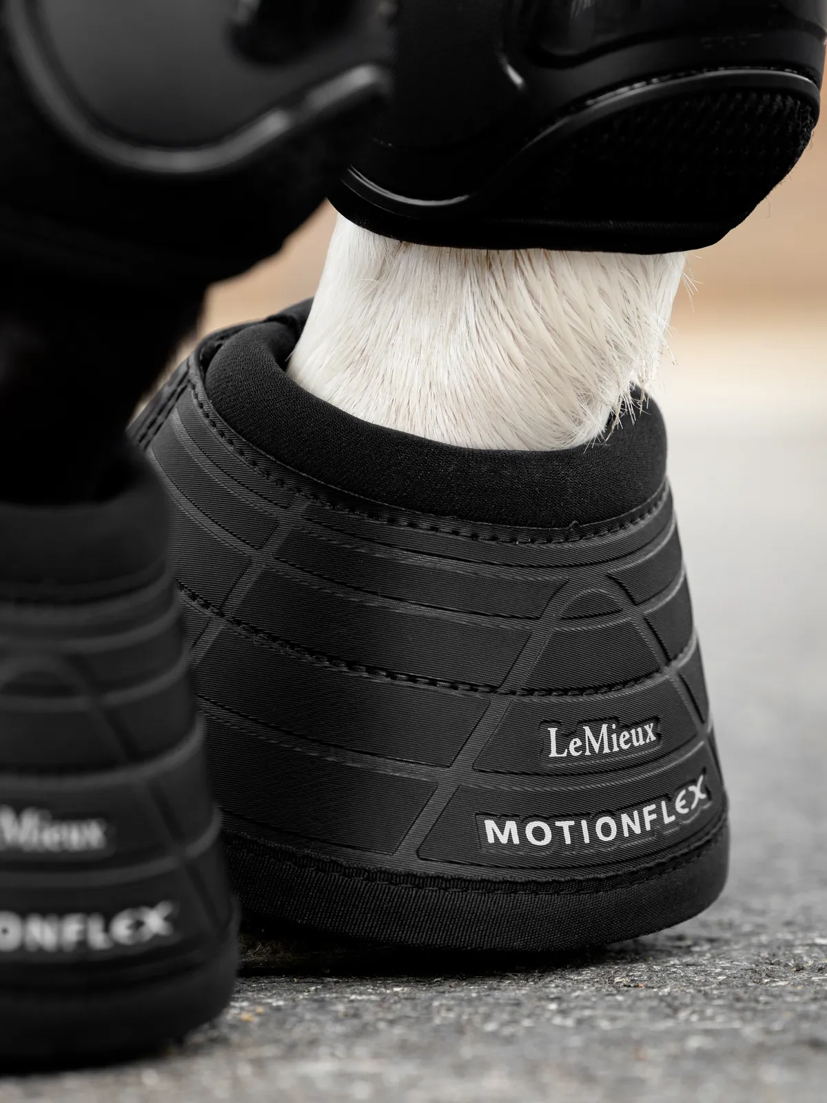 Кобуры (колокольчики) для лошади Motionflex LeMieux 2 шт