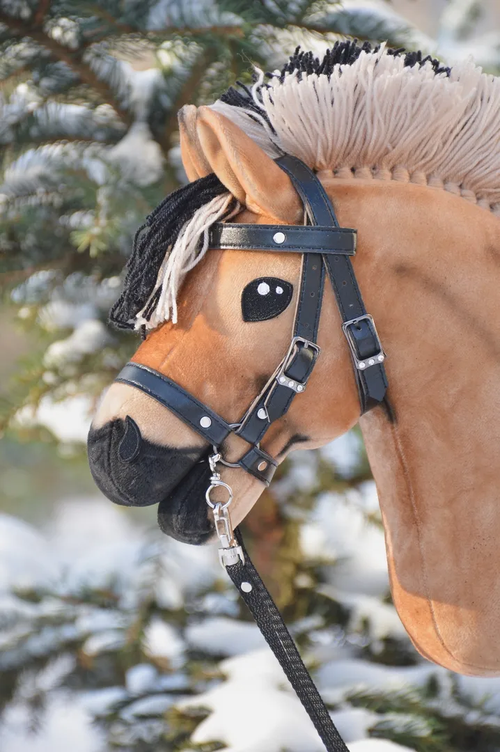 Хоббихорс с уздечкой